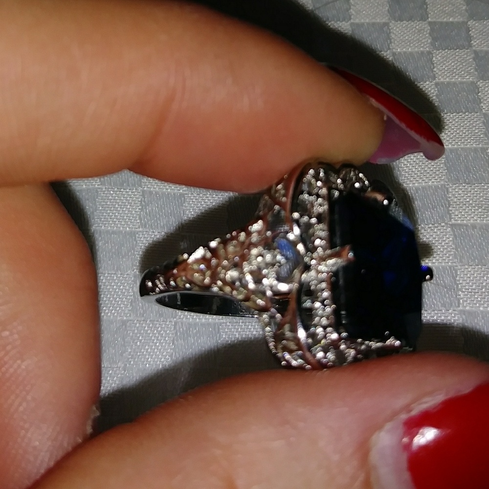 Blue sapphire color stone with hearts ring silver - Picture 6 of 7